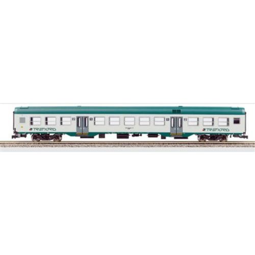 VITRAINS H0 -  MDVC livrea TRENORD carrozza 1/2 cl. con illuminazione