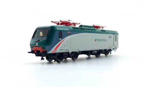 Vitrains 2258 - Locomotiva elettrica E464.475 in livrea TRENORD, display alto - immagine 2