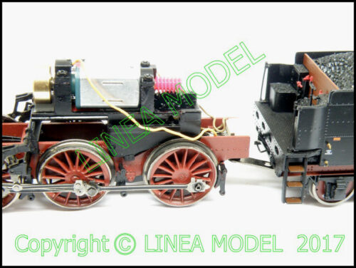 NUOVO MOTORE LINEA MODEL 12 VOLT ,  completo di volano realizzato in tornitura CNC e Collare anteriore IN PVC in tornitura  con  vite senza fine  ROCO,  adatto e compatibili  solo per tutti i seguenti modelli di vaporiere OSKAR prodotti - immagine 5