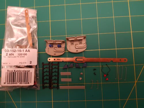 Roco - 120100 - Arredamento Completo Cabine Locomotiva E 444 - immagine 3