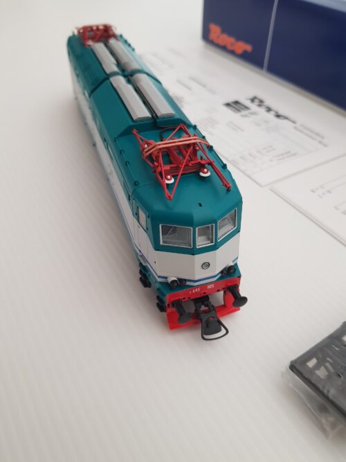 Roco 63855 - Loco el. E 645 105 FS, ristruttirata con fari rossi, livrea XMPR, logo Trenitalia, ep.. V - immagine 5